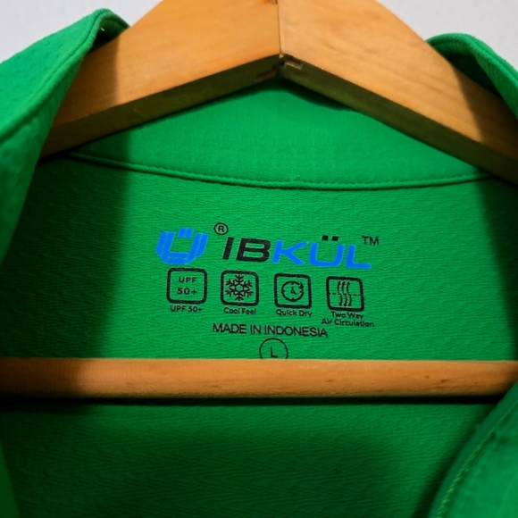 IBKUL Lucky Charm Print Long Sleeve Mock Neck Top Greenh - Picture 6 of 12